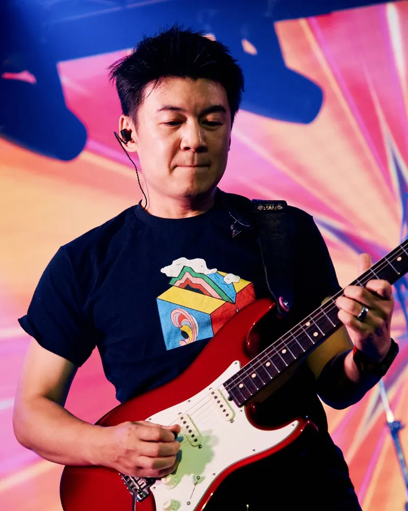 Alex (guitar)
